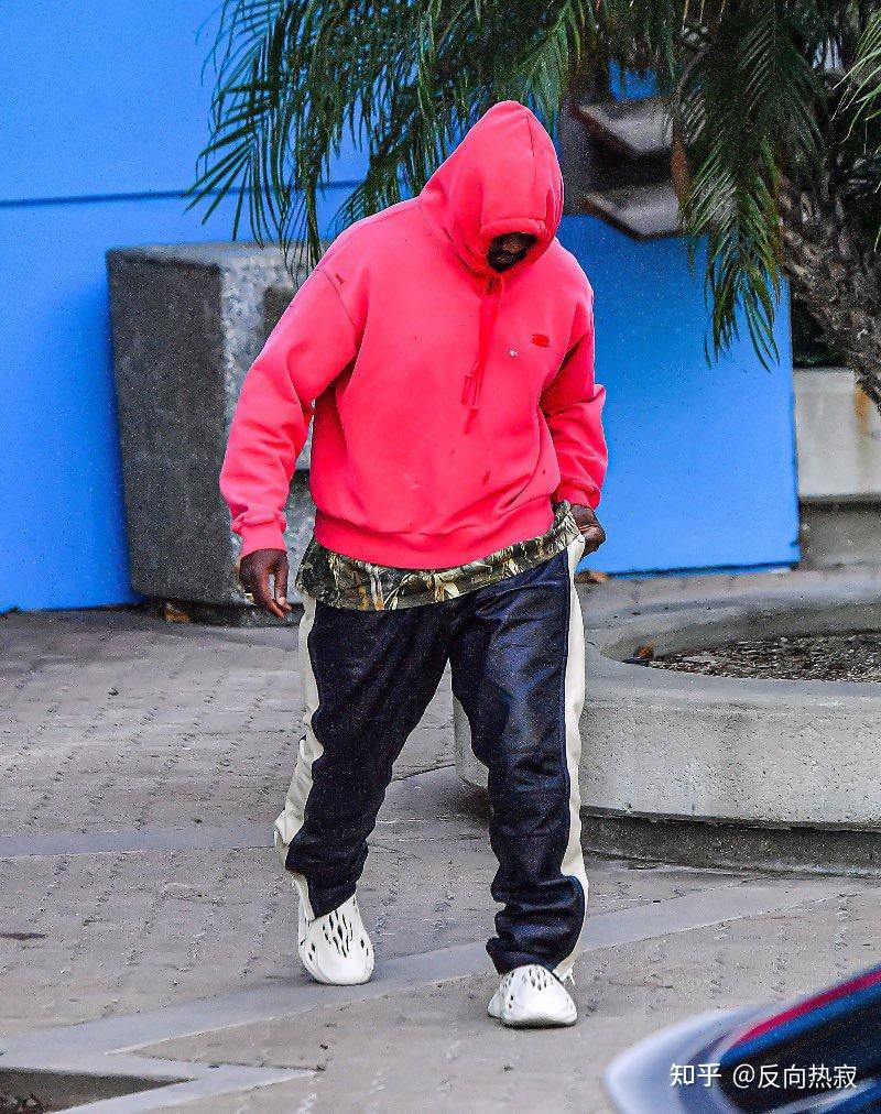 如何评价kanyewest的穿衣风格