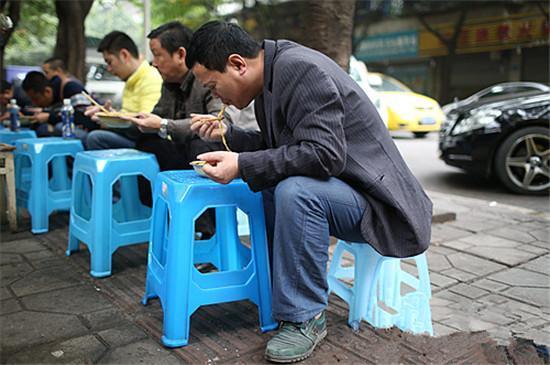 重庆小面排队(重庆小面排队图片)