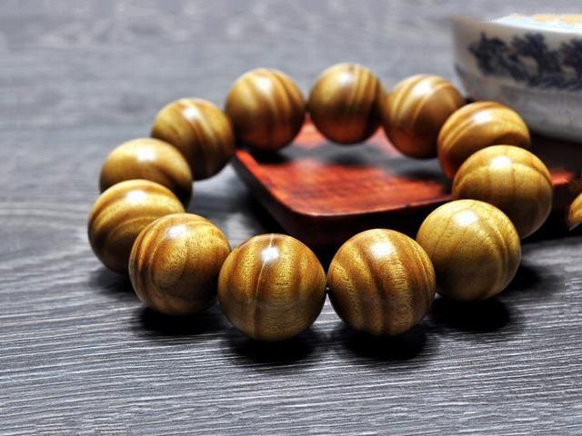 解析阴沉金丝南木手串价格为什么差别这么大你晓得吗