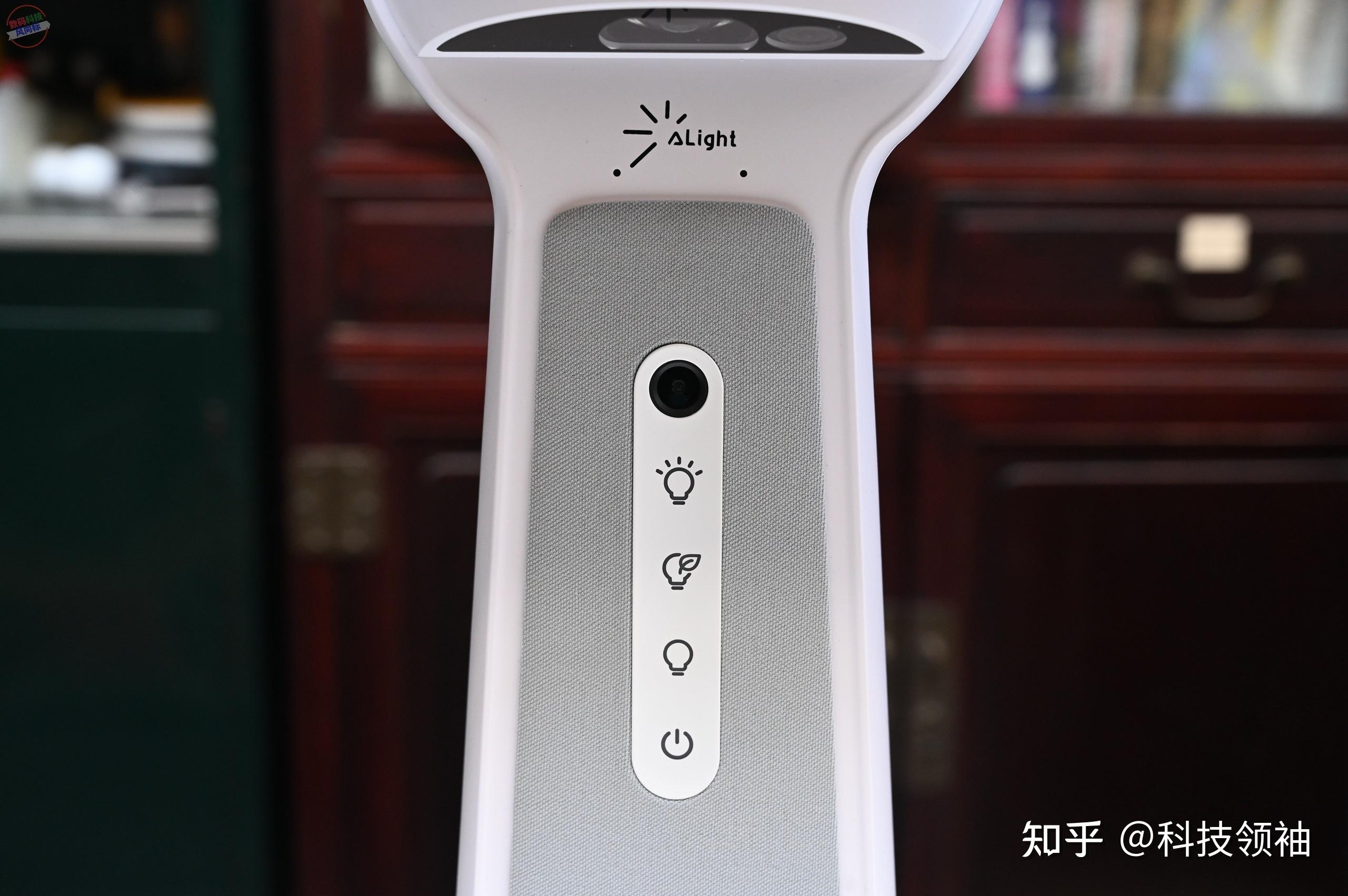 科技感十足的小光同学AR智能投影台灯上手体验 - 知乎