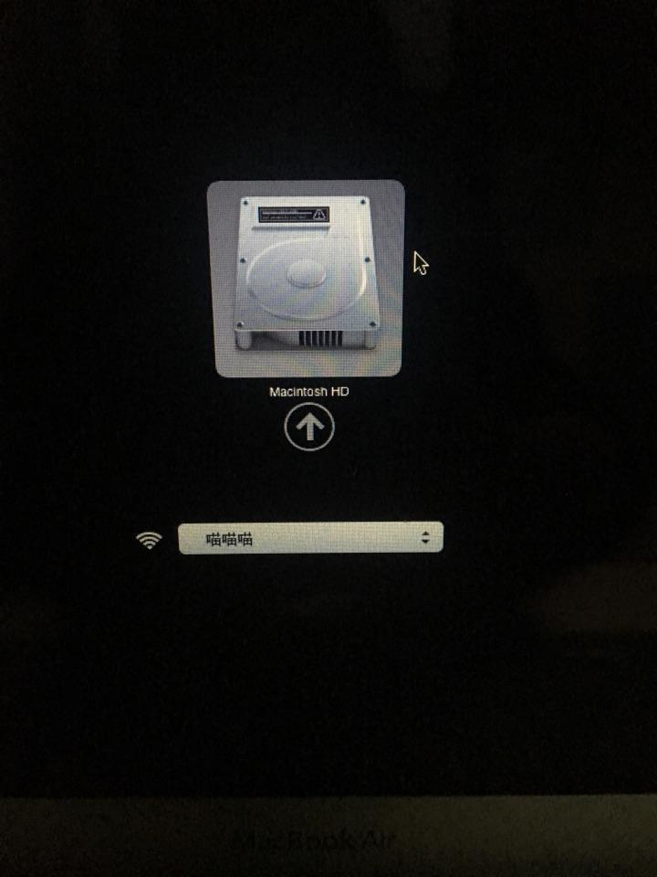 苹果电脑更新的时候断网了再打开就不断的黑屏