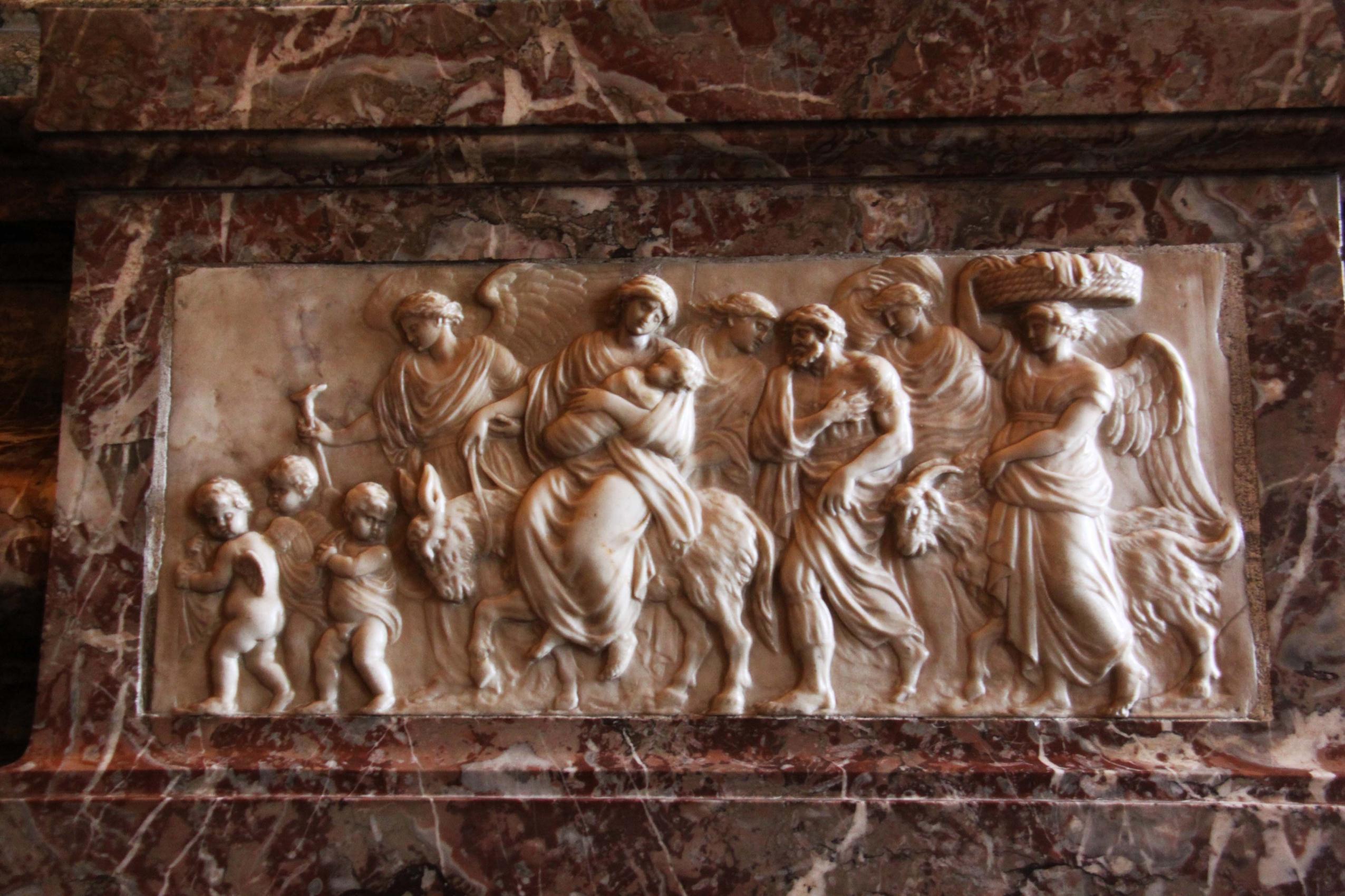 凡尔赛宫-戴安娜厅(月神厅)之壁炉浮雕《出埃及记》,法国雕塑家雅克.