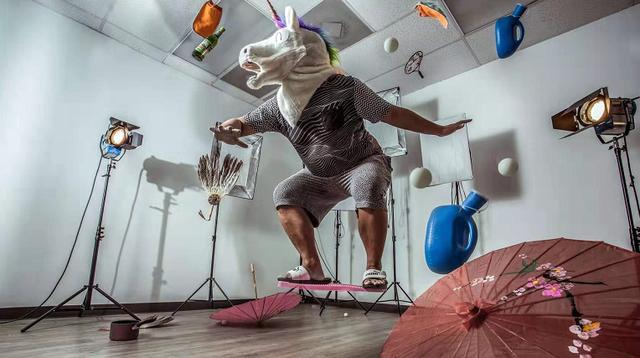 抖音短视频中的"毒角show",打开中美文化交流的另类方式