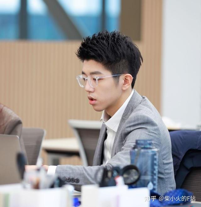 刚毕业就想挣到人生中的第一个100万,先学会这三点