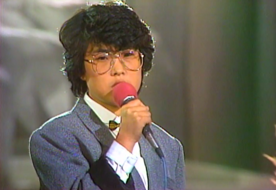 在高喊救救朴钟哲的时候,白骨团(战警)把我带走了.