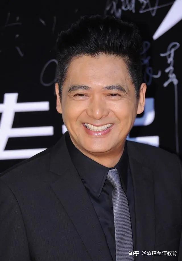 《英雄本色》成为了家喻户晓的巨星,1995年周润发一度赴美国好莱坞