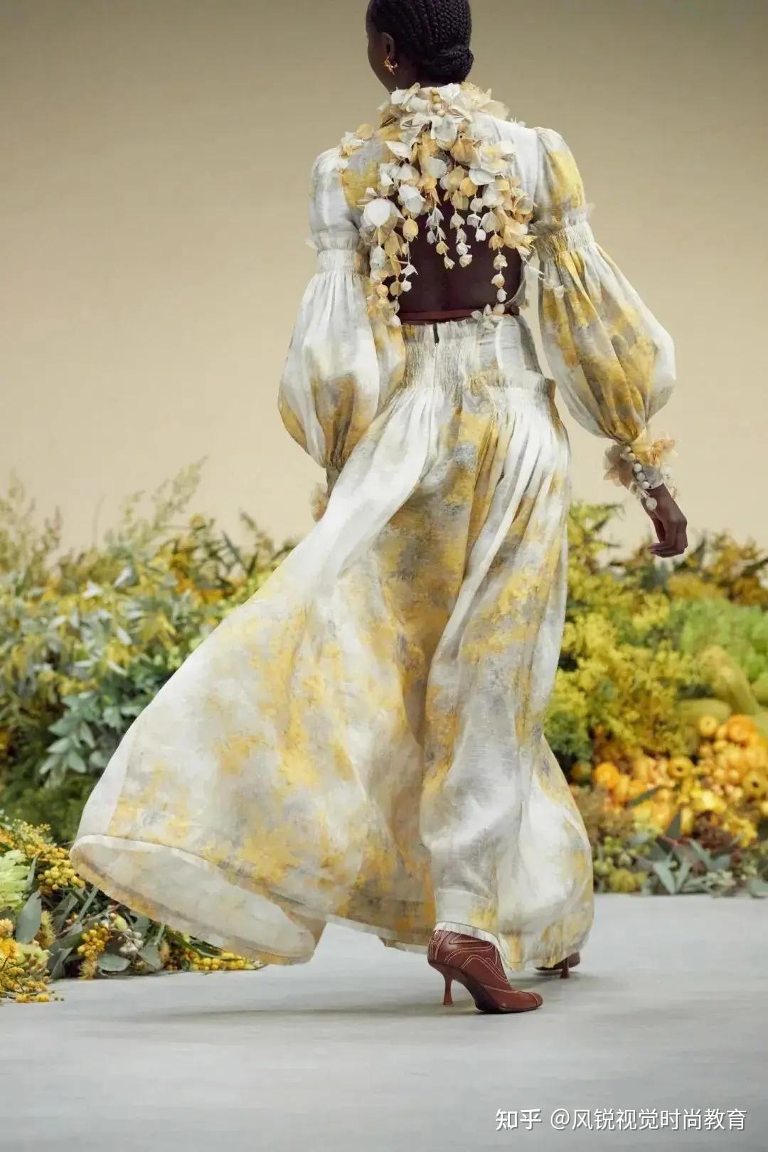 2021春夏女装流行色彩及元素今年春夏这个颜色太太太火了时尚圈都要被