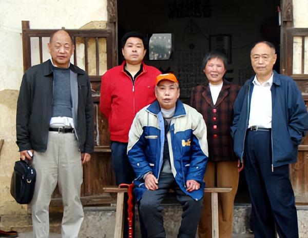 担任主席秘书的周小舟,建国后官至省委书记,后来为何自杀身亡? - 知乎