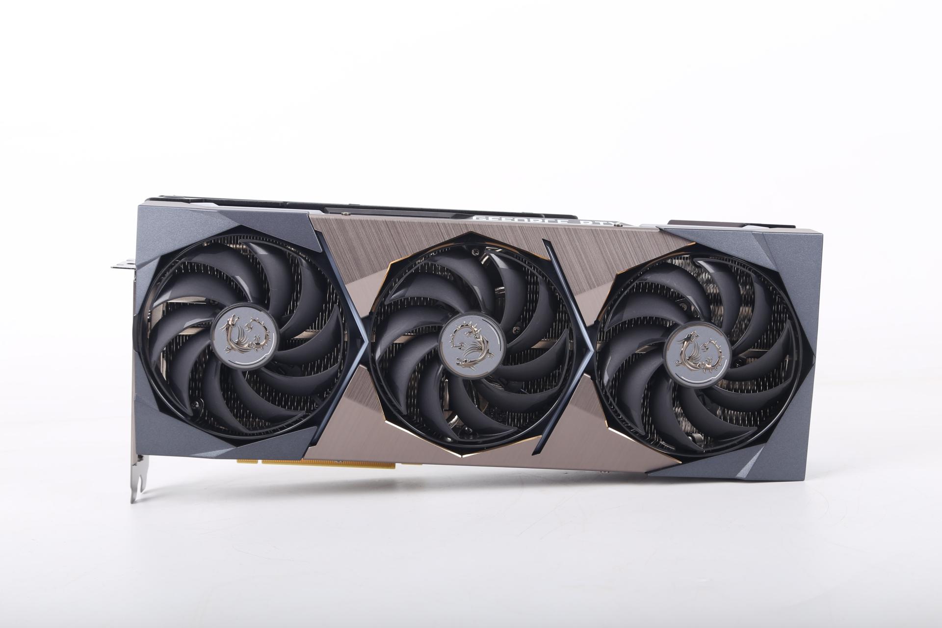 超龙超龙与众不同顶流配备散热一流3070ti超龙旗舰版评测