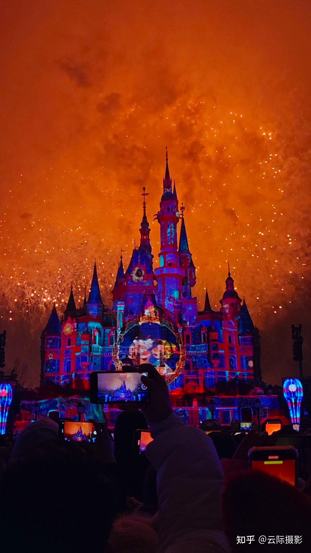 有你更酷iqoo12手机摄影全天候记录上海迪士尼度假区的独特