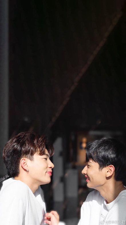 有没有很好看的他泰男男cp的手机壁纸