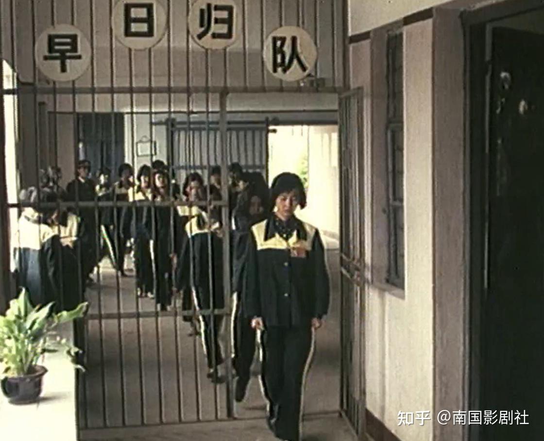 日本人性大片：监狱来了位领导，女囚们被迫集合起来，供领导挑选！_哔哩哔哩_bilibili