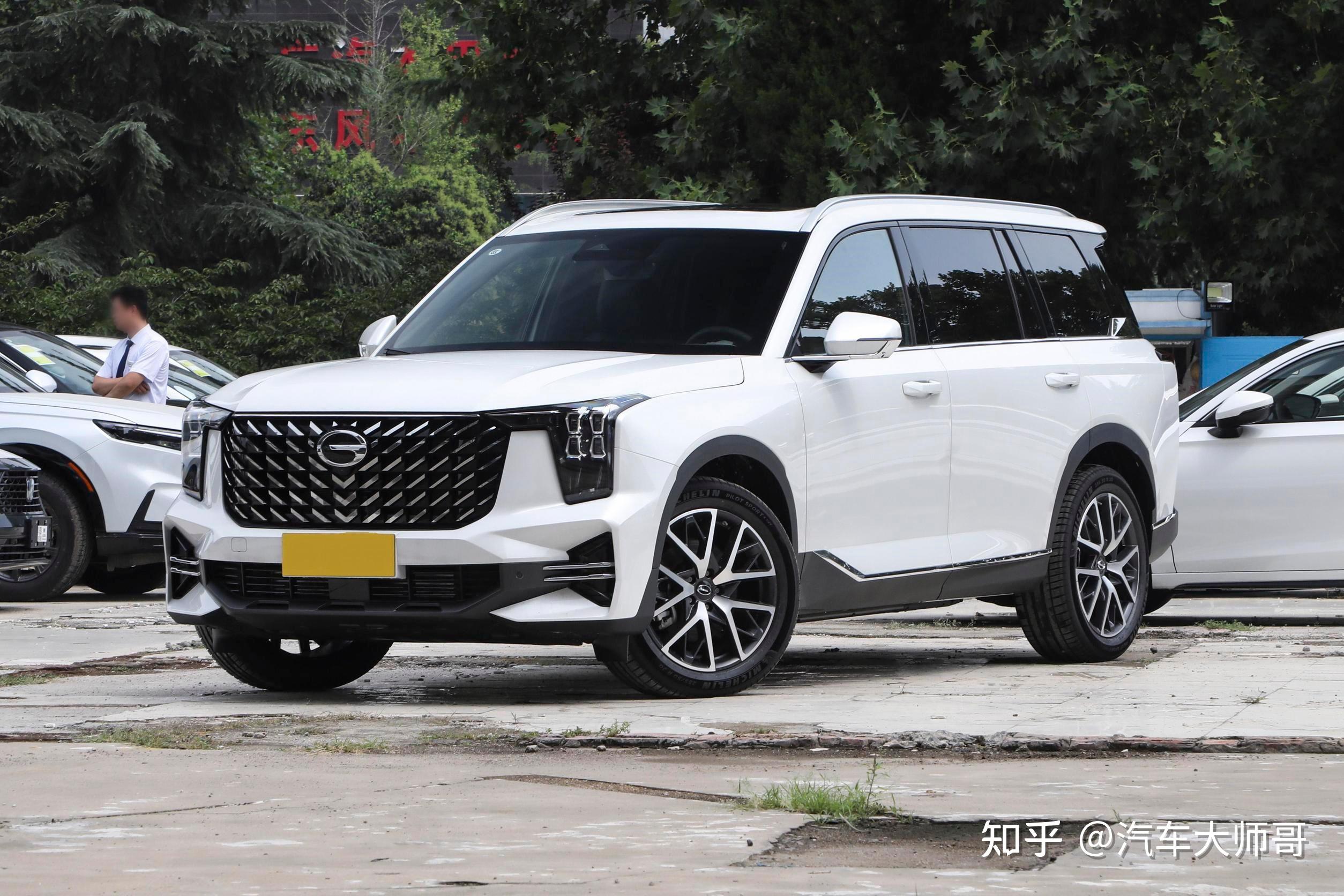 0t油电混合动力供我们消费者去选择,所以我们觉得广汽传祺gs8的售价