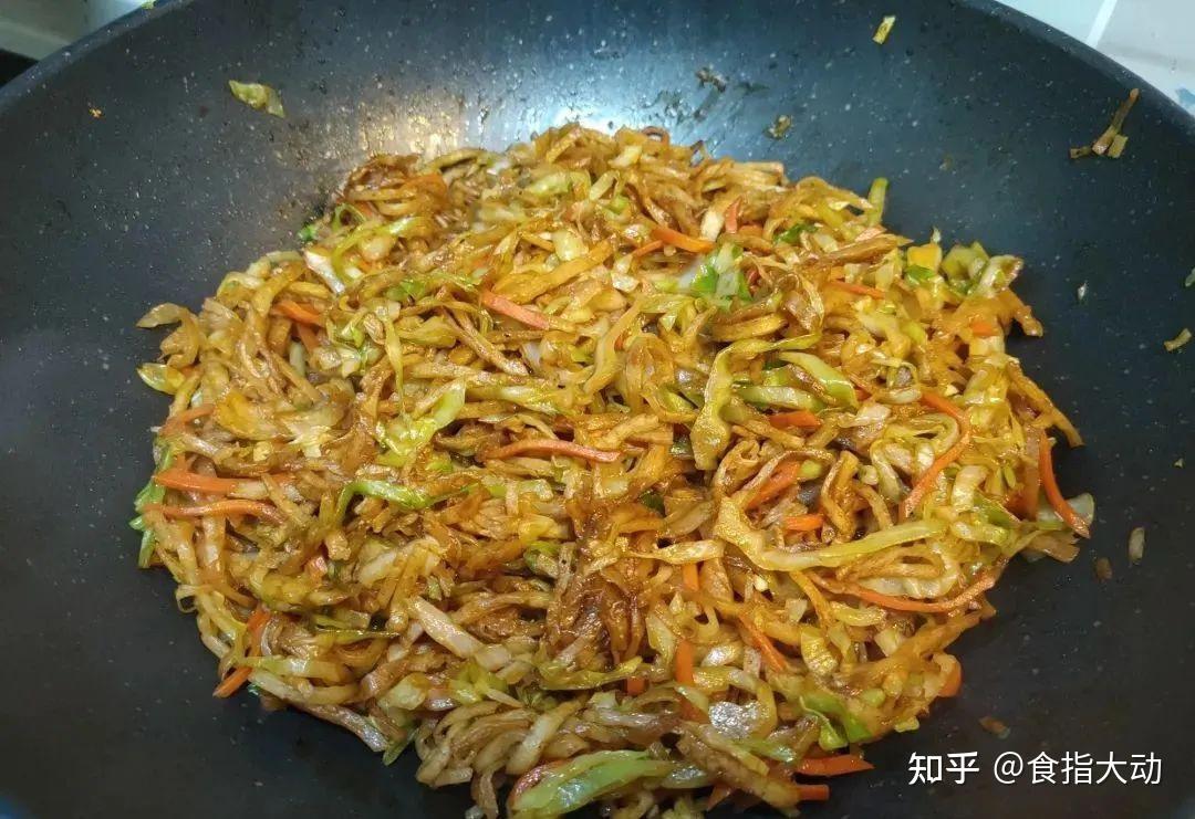 快餐店里的炒饼丝为什么好吃?有两样调料必不可少,教你做 - 知乎