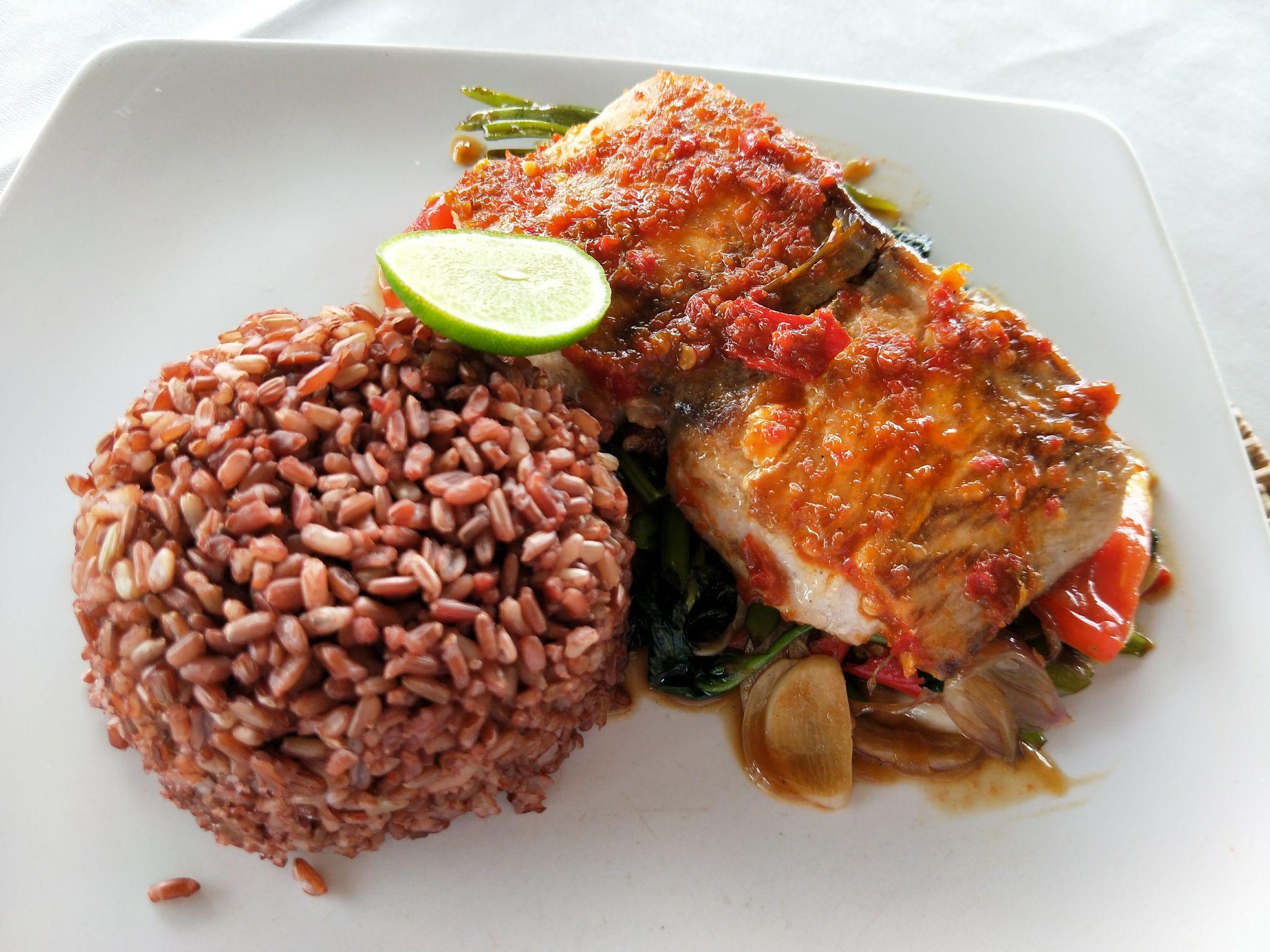 印度尼西亚美食龙目岛ashtari山顶餐厅