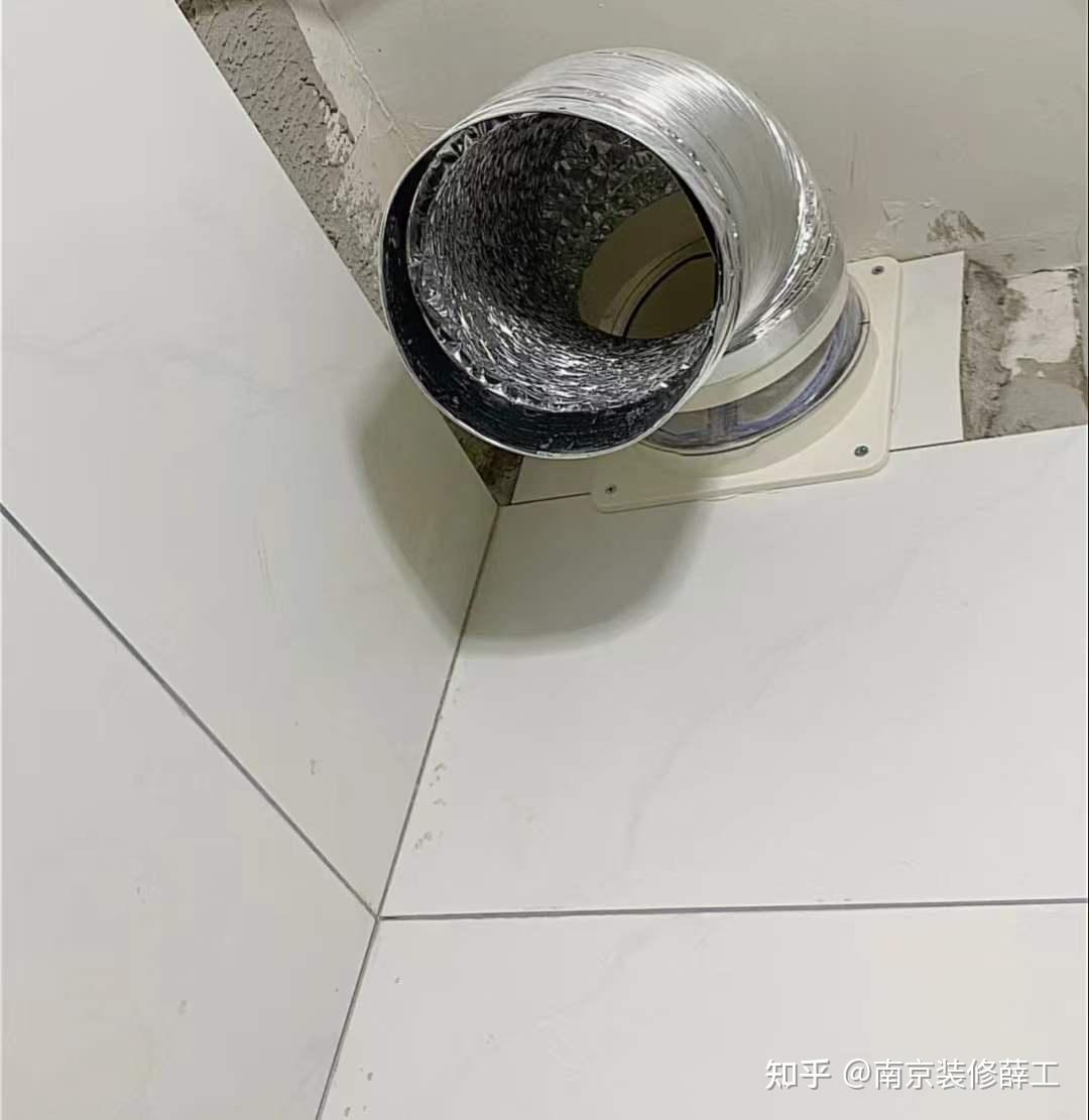 一个是厨房的烟道止逆阀,一个是卫生间的浴霸止逆阀