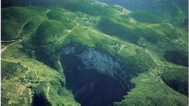 “天坑”和“地陷”啥区别?世界级天坑带你开眼界 - 知乎