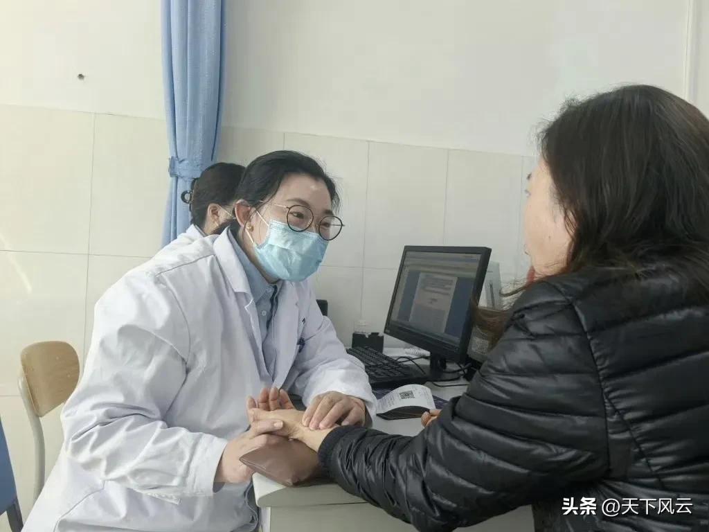 80后女中医“把脉诊情伤”爆红,中医已经变成了娱乐产业吗? - 知乎