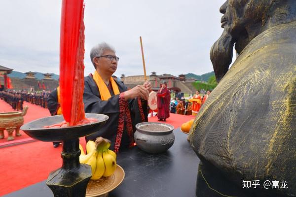 67宣讀祭文,這可是他的本行.