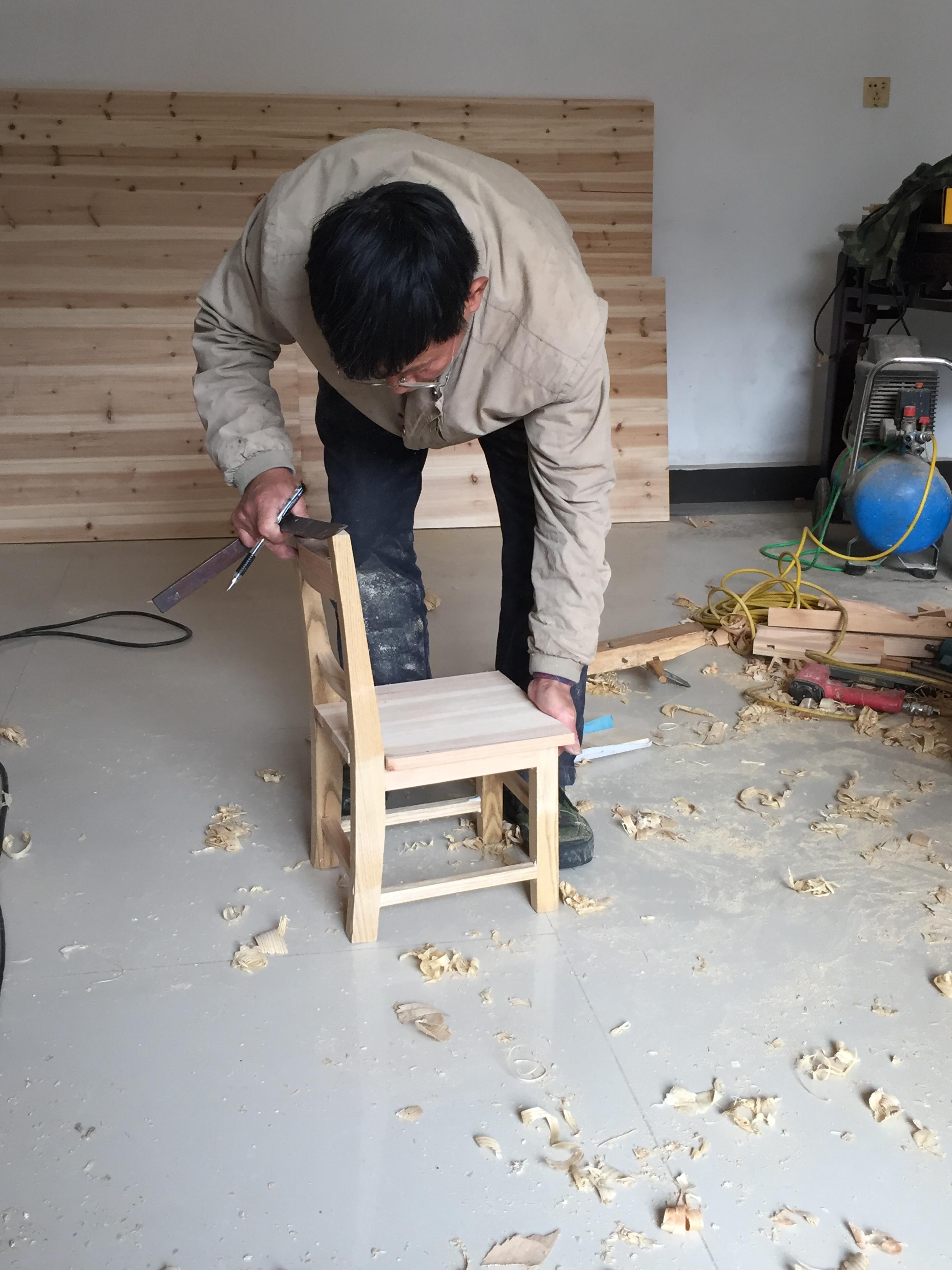 【手工制作】木板制作一把简单实用折叠椅子，非常节省空间！_哔哩哔哩_bilibili