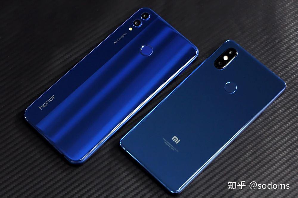 榮耀note10 vs小米8在攝影方面,小米8採用和小米mix 2s相同的後置雙攝