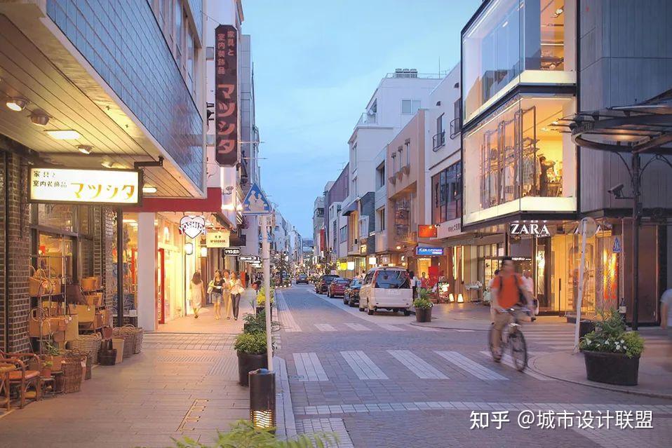 街道体验| 小建筑围合而成的现代街道——横滨元町通 - 知乎