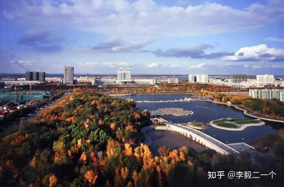 在戈壁荒灘建起全國最大的節水灌溉基地,全國重要的商品棉生產基地