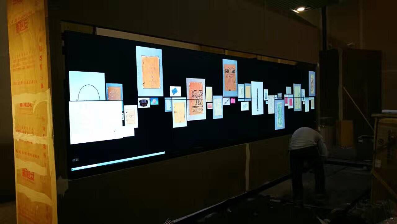 最近很火的触摸拼接屏魔墙