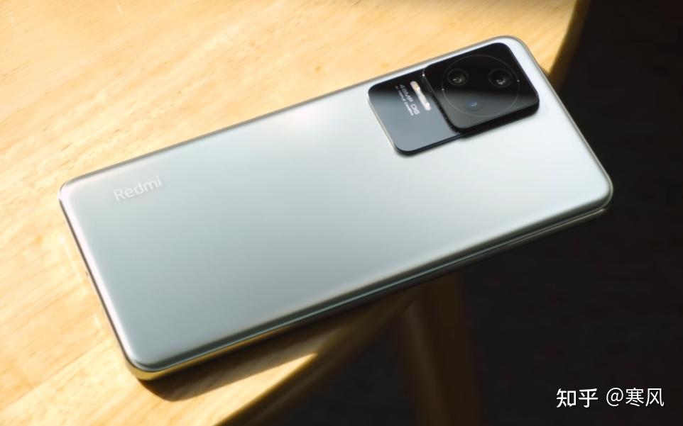 买手机若钱不够可以考虑2022年这3款低价手机几乎零差评