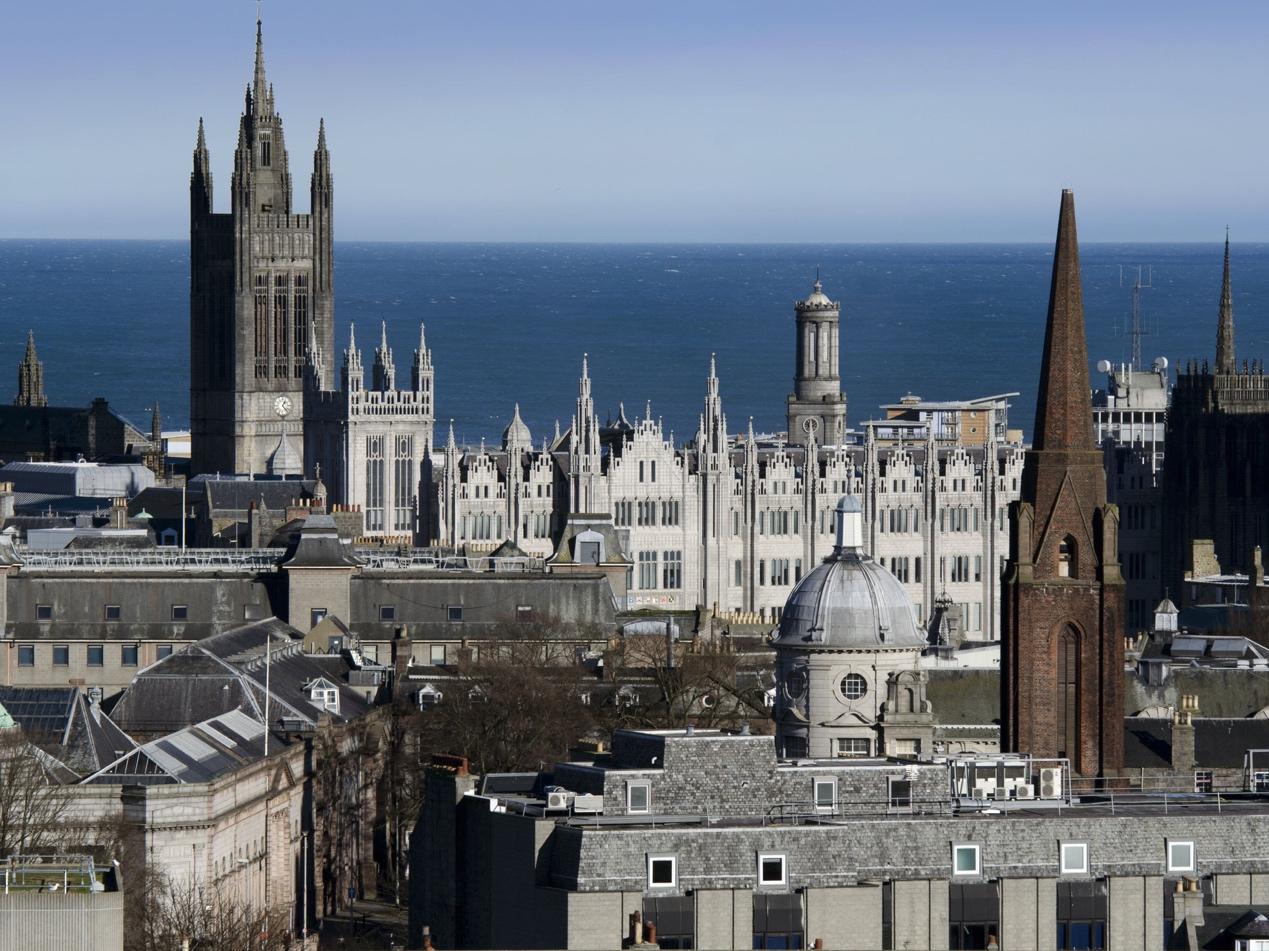 世界上最美的海岸之一英国阿伯丁