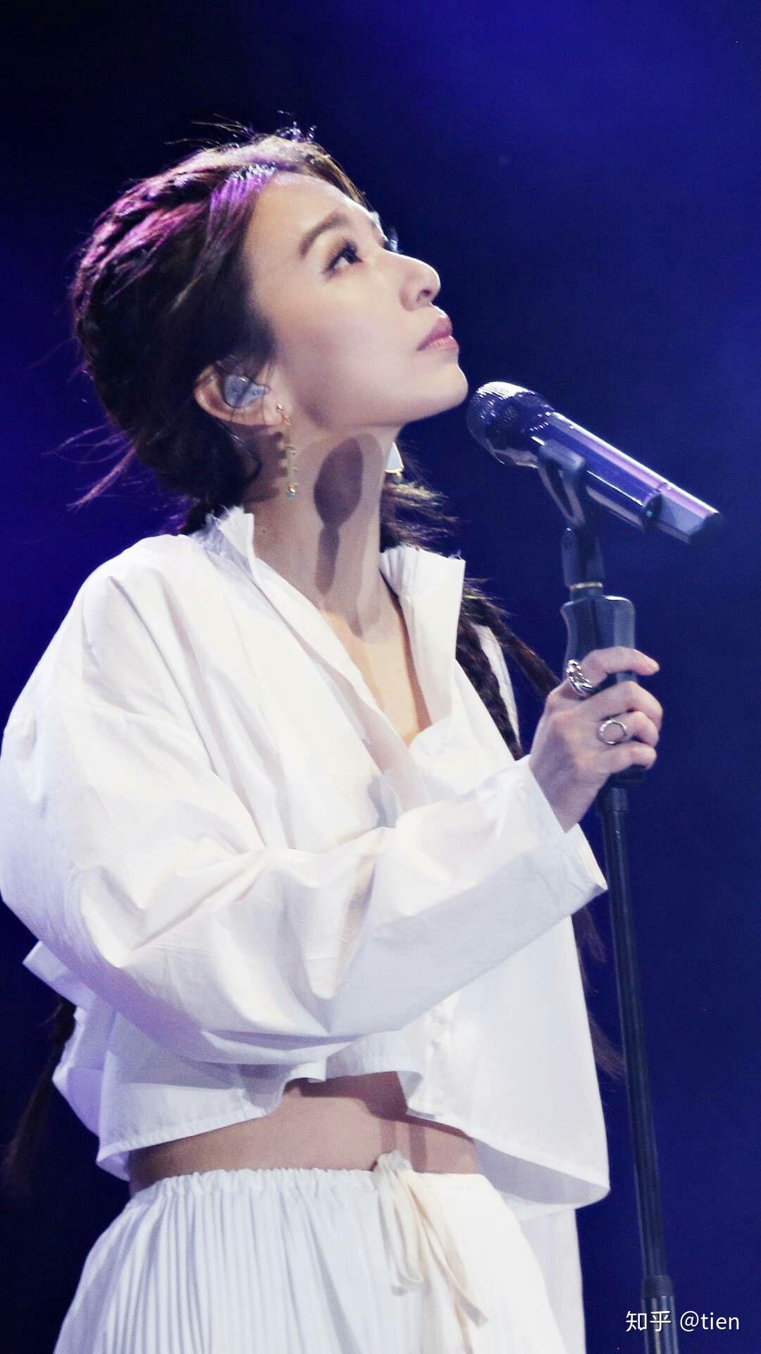 有没有适合全面屏手机的田馥甄壁纸