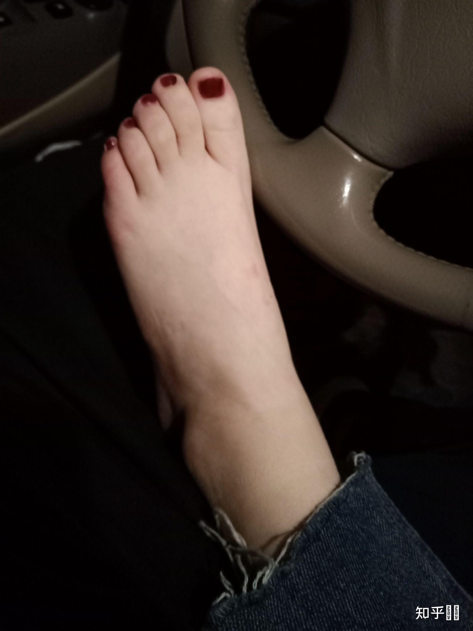 女生怎样的脚算玉足