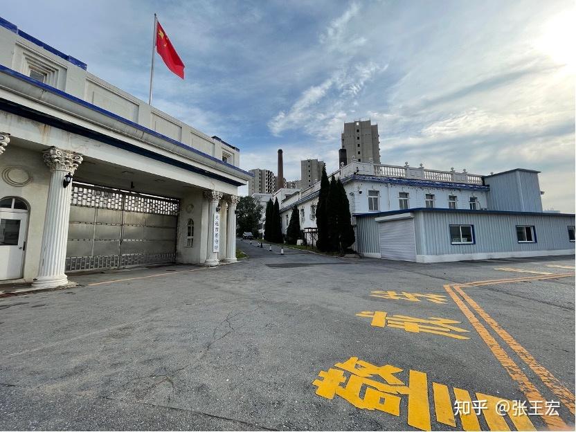 (大连看守所会见途中)(美丽的大连街头夜景)(去常州需飞经赣州.