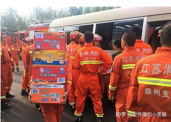 阿喵觉得,这是因为方便面和街头麻辣烫不一样,如果某个麻辣烫店出现