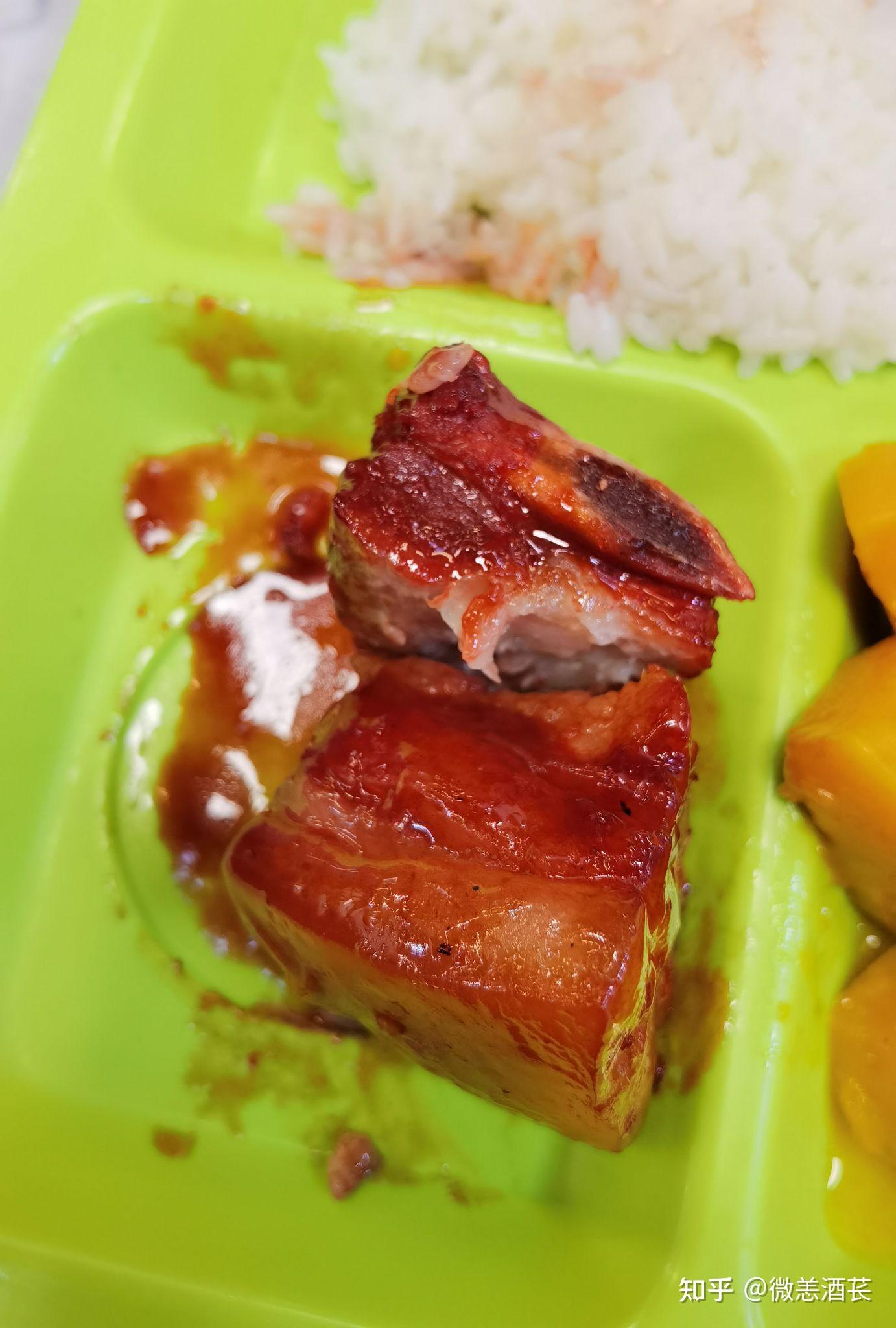 食堂大妈不愿给同学们打肉食堂的肉去哪了