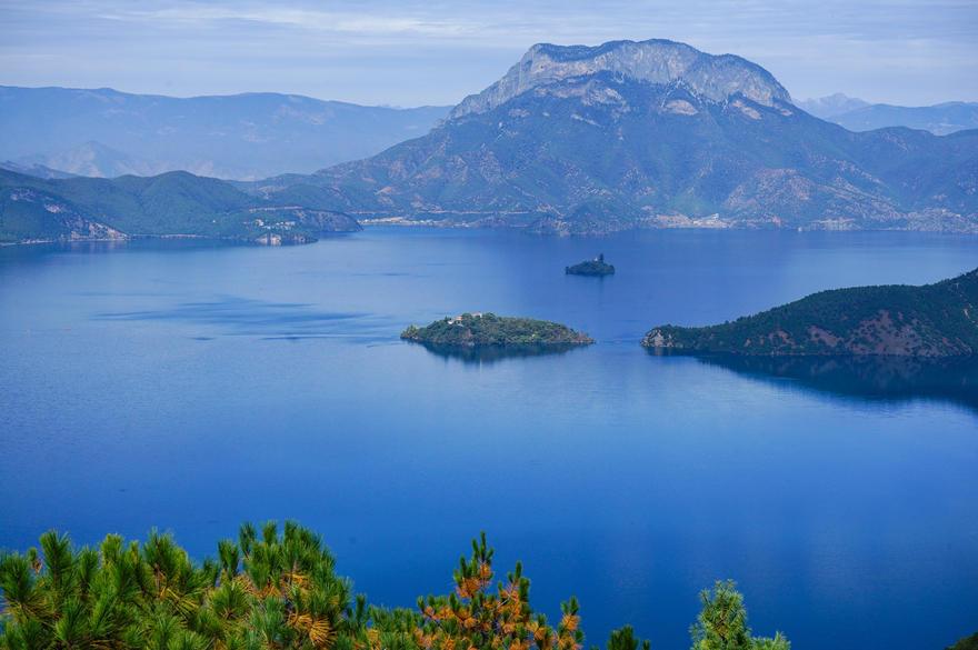 旅游风景区的说说 v2-6c646f43391b44e9a29be05170340971_r.jpg