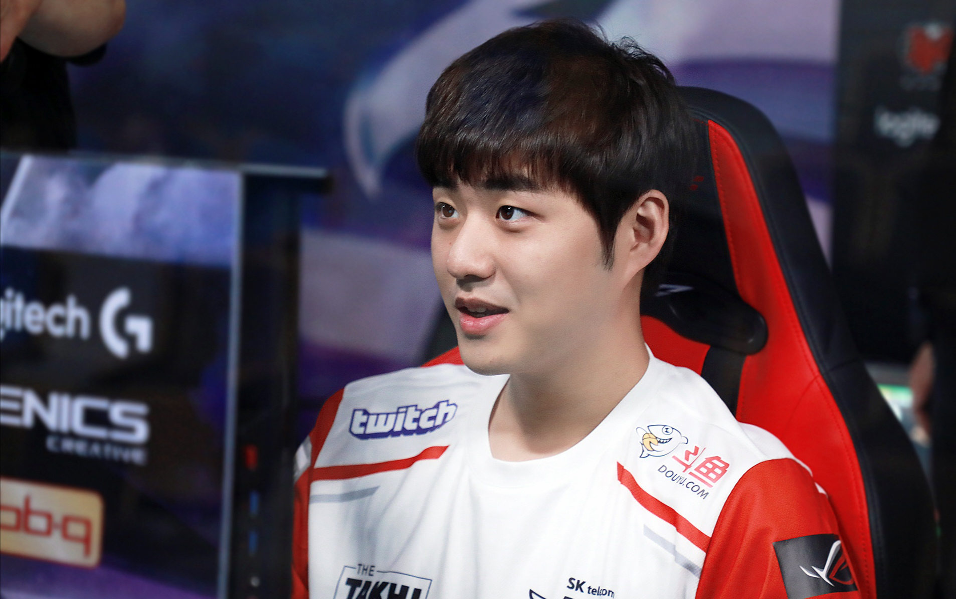 2012年的秋天,裴俊植在征得了父母的同意之后,离家正式踏上了职业赛场