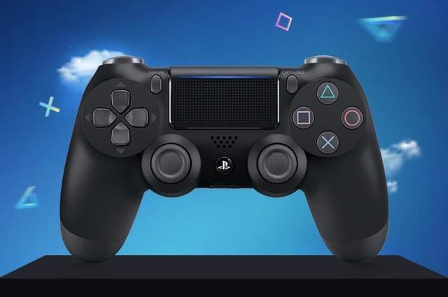 设计方面,ds4手柄触摸板拥有光带条,辅助玩家操作游戏时直接辨别角色