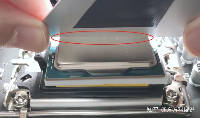 12代处理器的“必需品”?实测CPU防弯扣具,结局很喜感