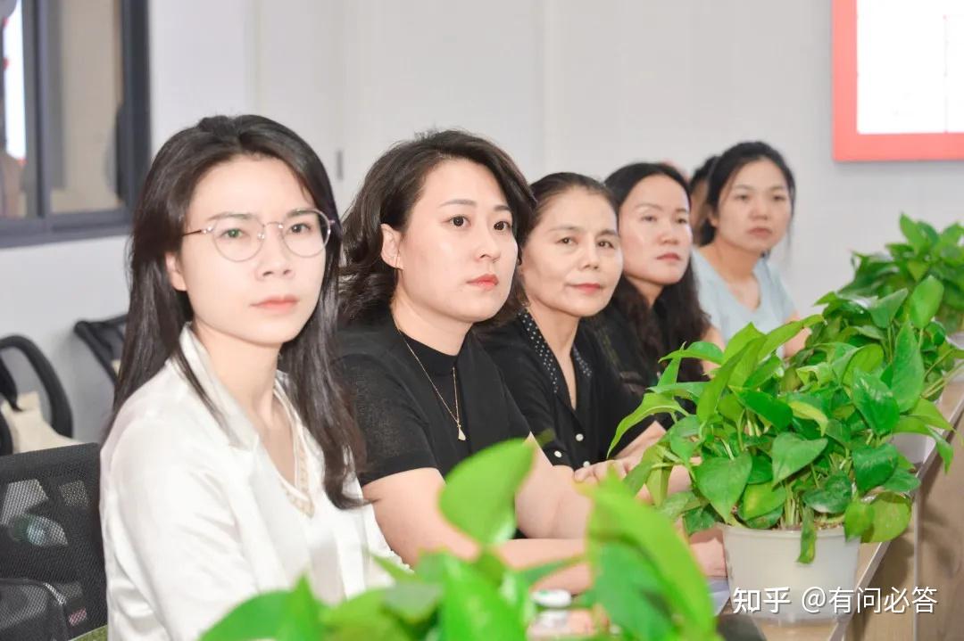 40多位女企业家齐聚深圳携创高技,就为了给这个直播间挂牌!