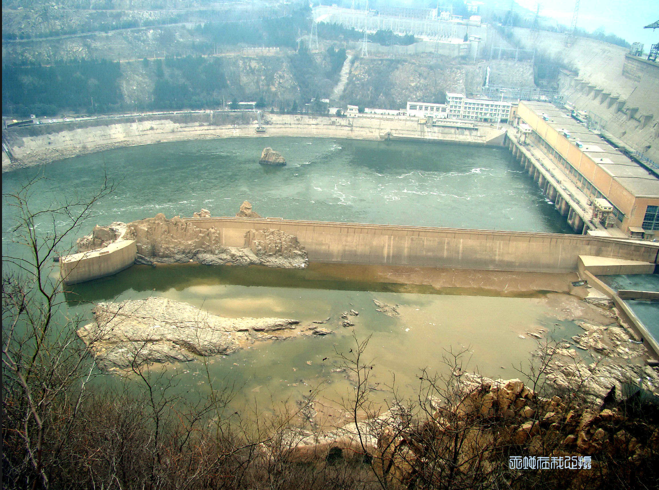 中流砥柱啥样子八