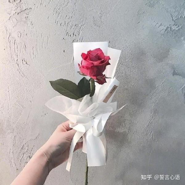 2020最火秀恩爱句子(抖音最火的秀恩爱句子，浪漫至极，句句撩心！)