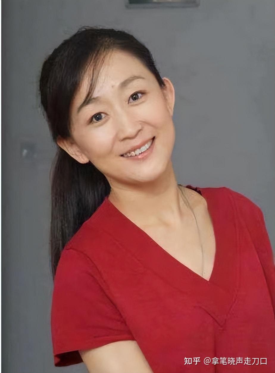 1964年,陈瑾出生在济南,母亲是话剧演员,父亲是教授