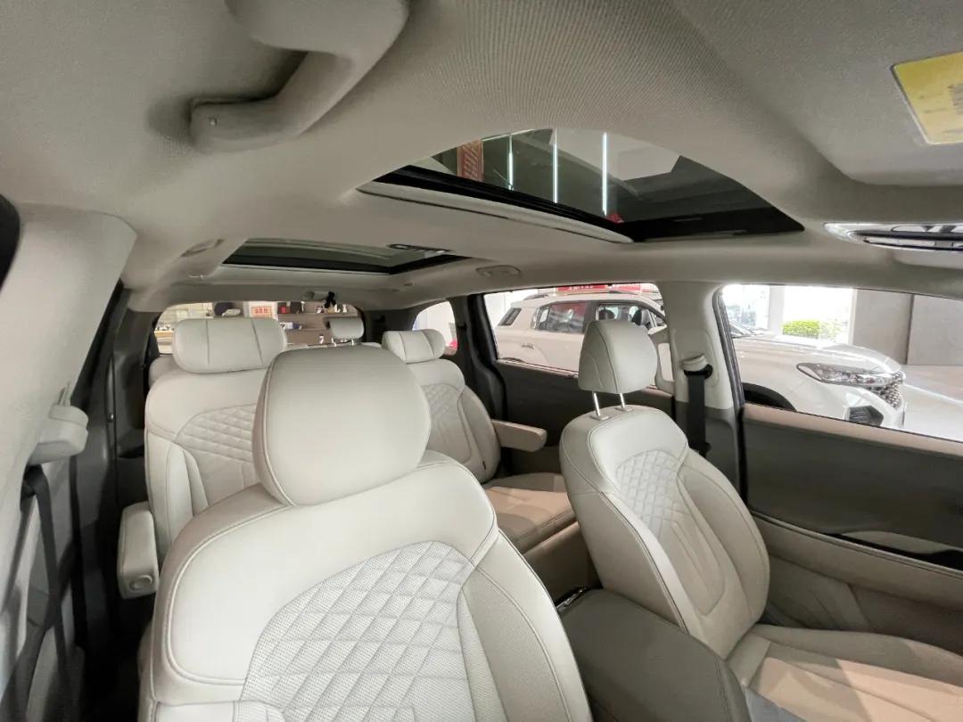 到店实拍现代库斯途年轻设计讨好90后空间出众满足全家使用