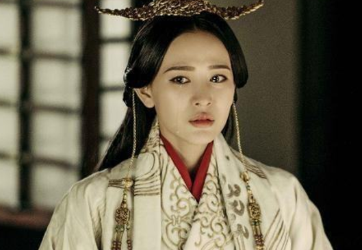 公主雅对嬴异人的感情看似专一执着却未必是真爱