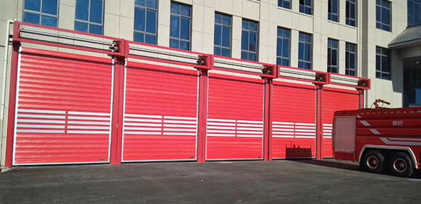 硬质快速门完美运用于消防队车库门
