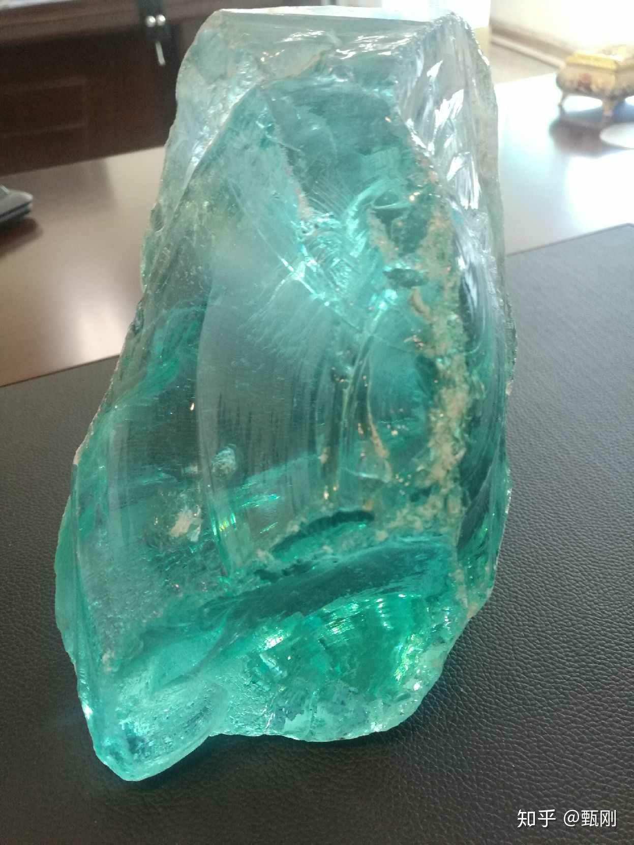古人类石器材料之三火山玻璃