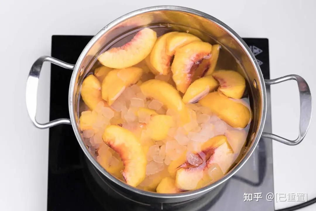 除了生吃,煮熟的水蜜桃不仅更好消化,润肺的功效也更突出