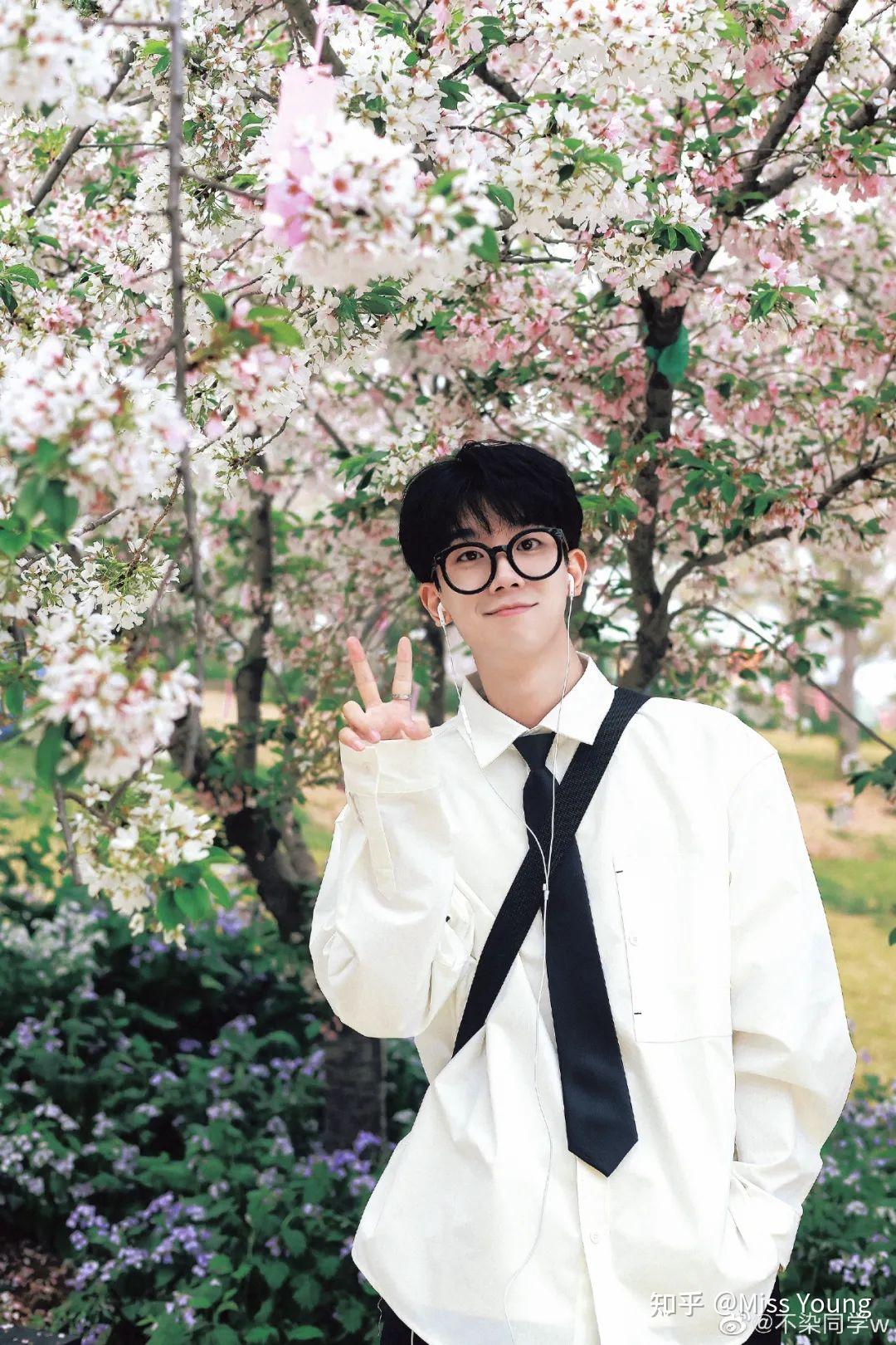 老王哥哥王不染最后,傻憨憨和他的修狗年年给大家