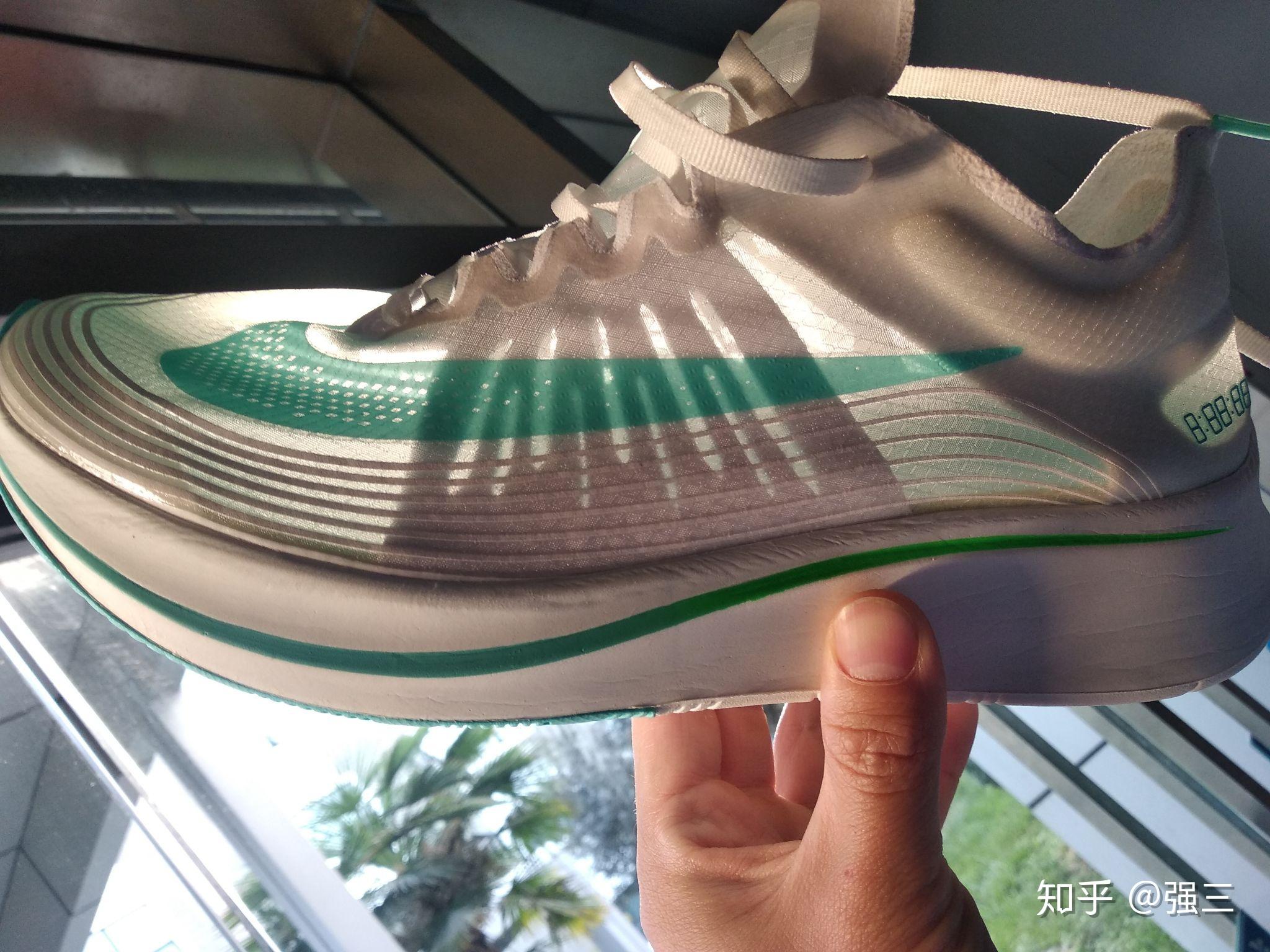 鞋子怎么选鞋底 v2-6d80bc46d2bf511bd02c448ea0a6de6d_r.jpg